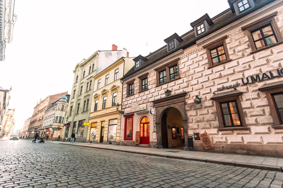 Pohled z Roosveltovy ulice